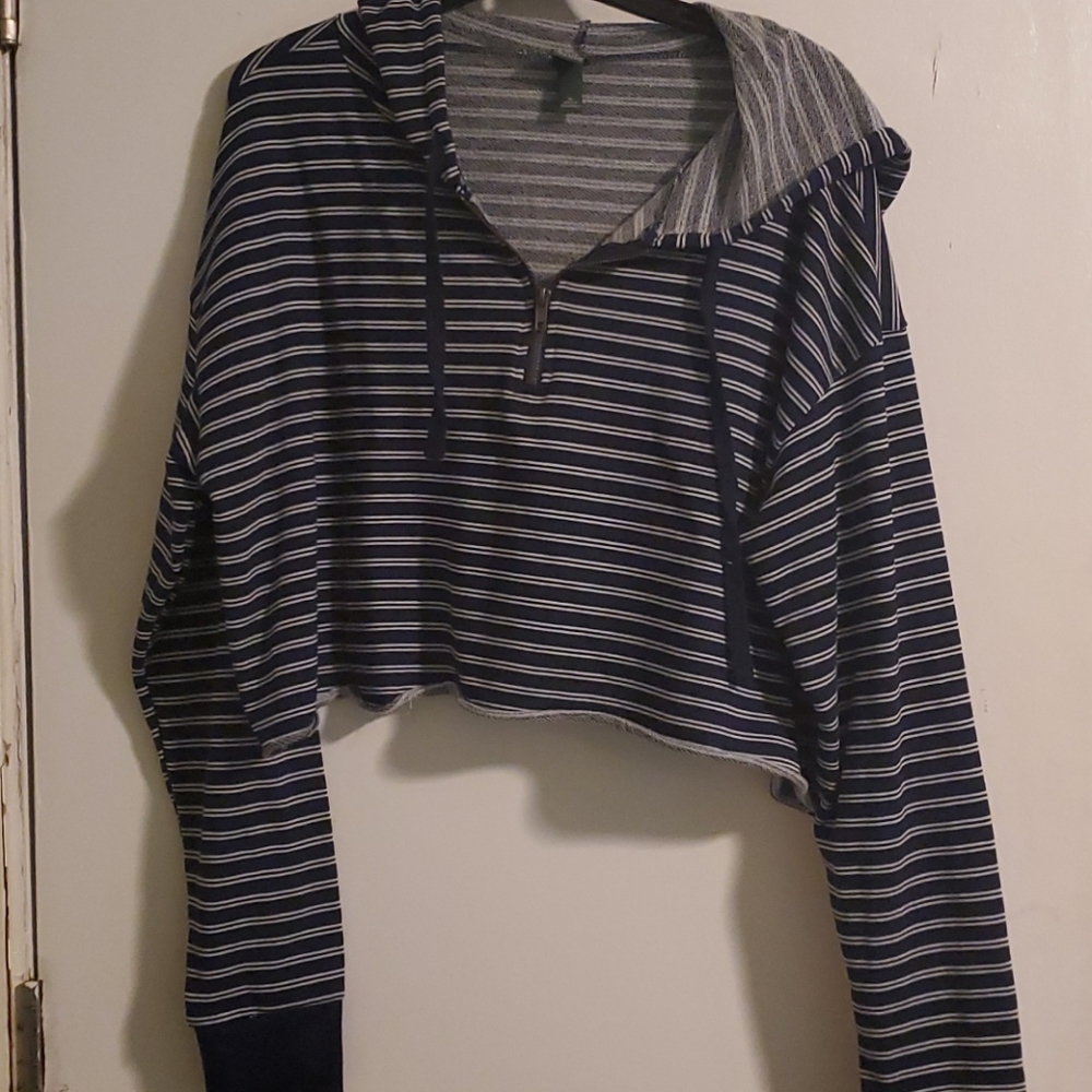 Sweatshirt crop top